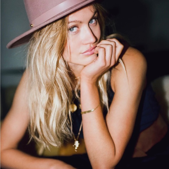 “The Fleur” by lack of color - Picture 4 of 8